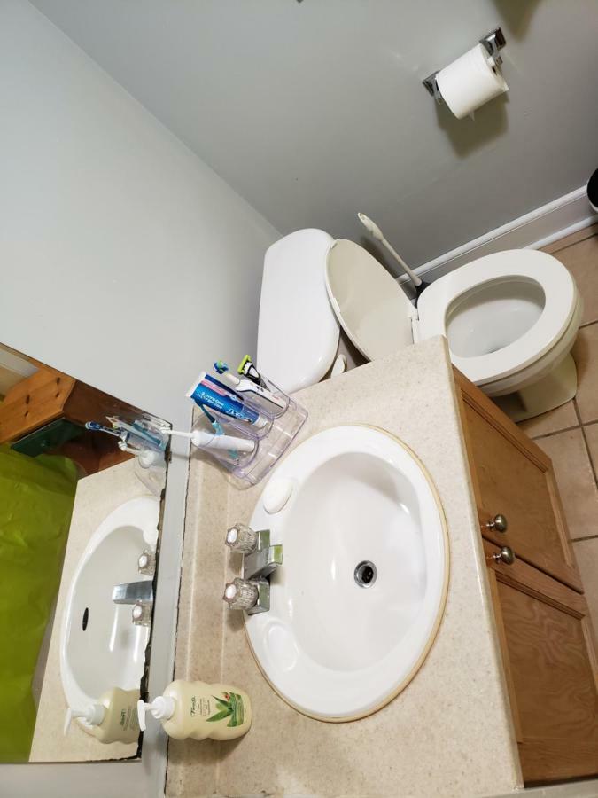 Private Room In Downtown 핼리팩스 외부 사진
