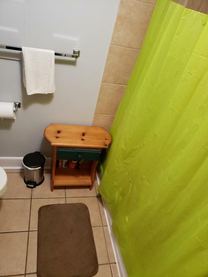 Private Room In Downtown 핼리팩스 외부 사진
