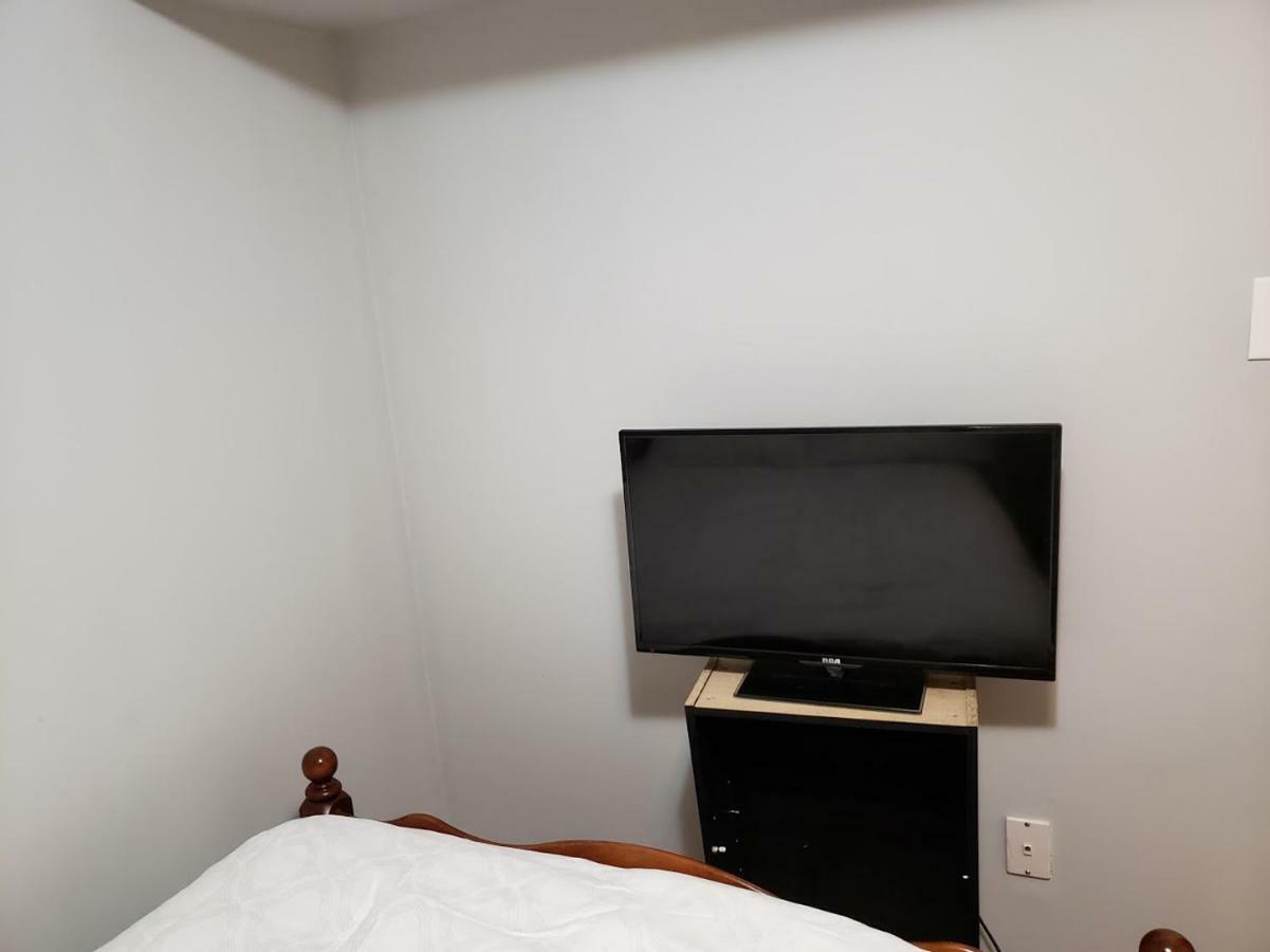 Private Room In Downtown 핼리팩스 외부 사진