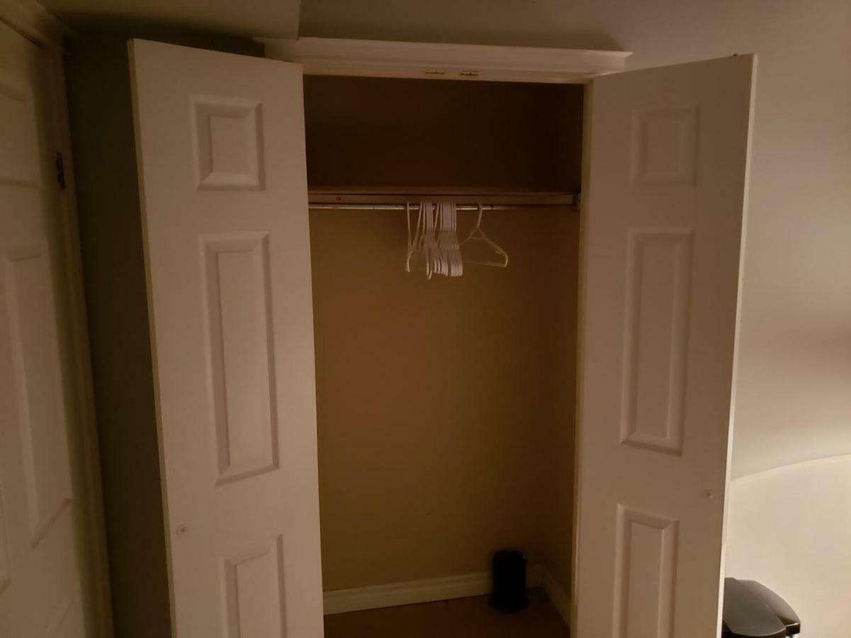 Private Room In Downtown 핼리팩스 외부 사진